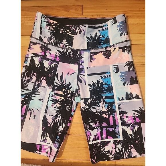 Calvin Klein tropical biker shorts women's size Medium - Picture 2 of 5